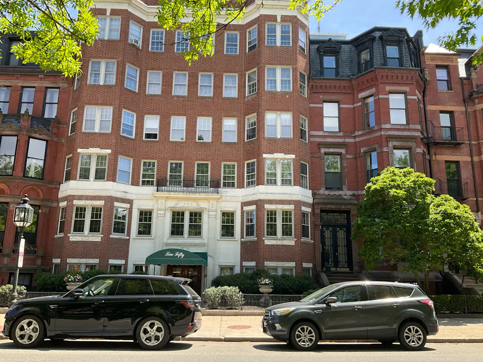 250 Commonwealth Avenue, Unit 4 Boston, MA 02116, Suffolk County