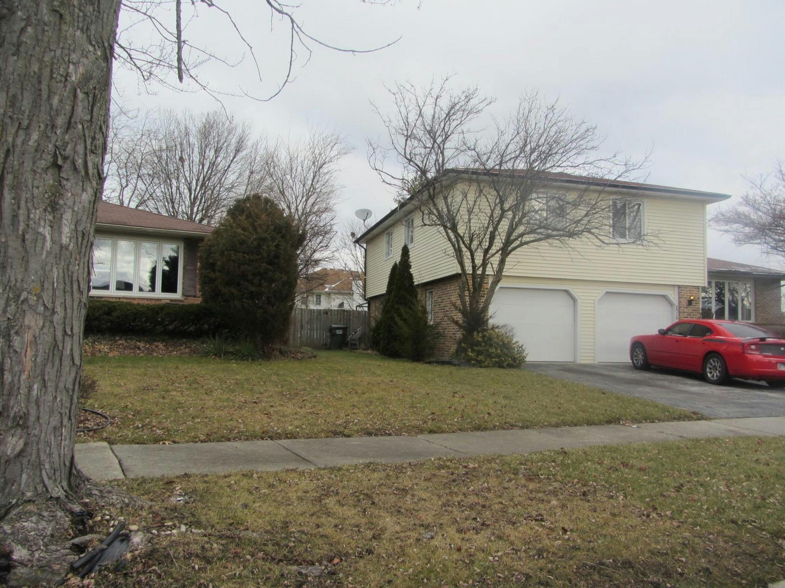 Hillside Dr, Richton Park, IL 60471 #1