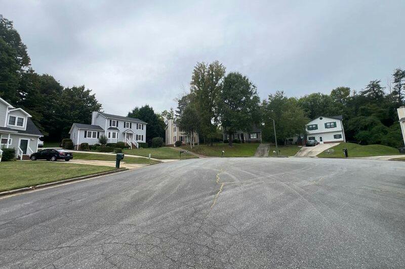 Kings Forest Ct, Greensboro, NC 27405