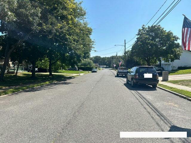 Babylon St, Islip Terrace, NY 11752