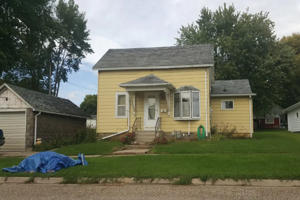204 1st Ave NE Tripoli, IA 50676, Bremer County