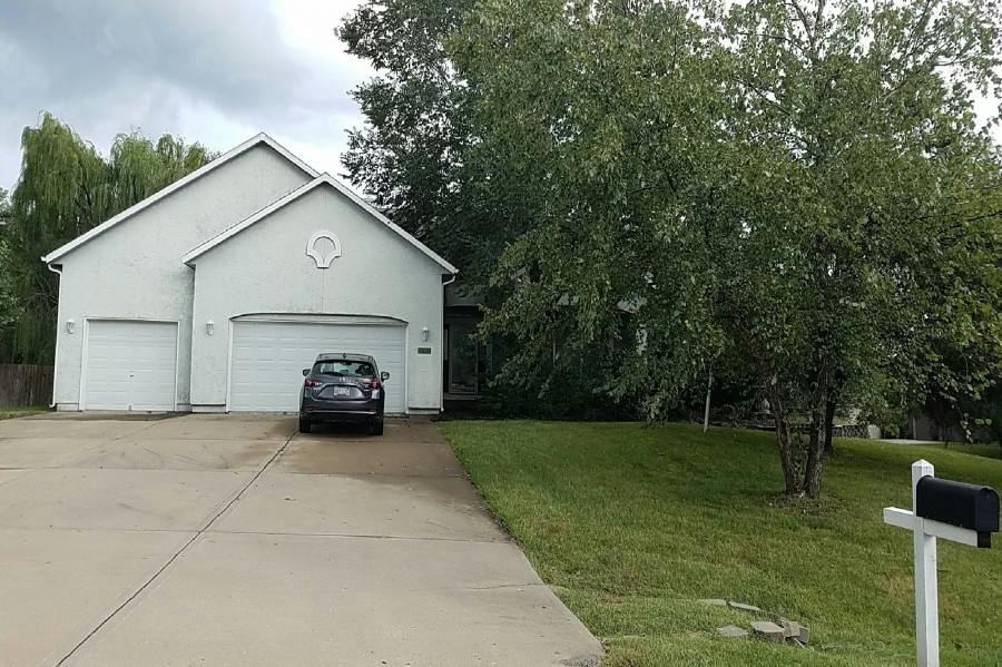 Greenway St, Olathe, KS 66062