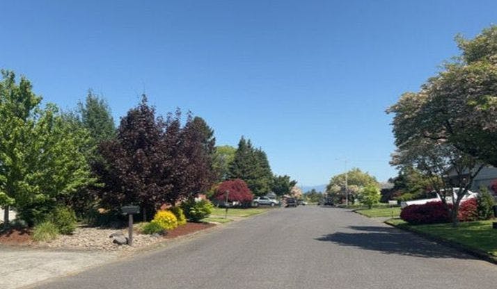 12509 NE Beech St, Portland, OR 97230, Multnomah County