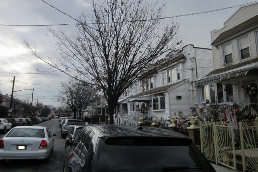 Pine St, Brooklyn, NY 11208