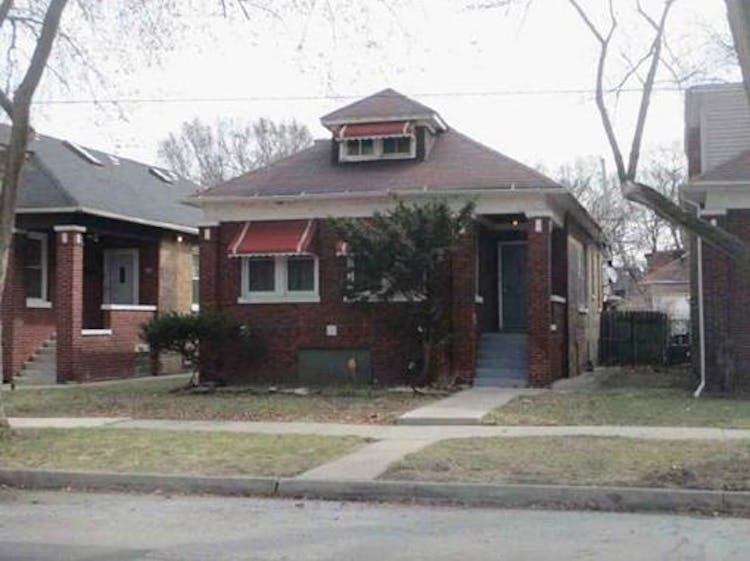7749 S Crandon Chicago, IL 60649, Cook County