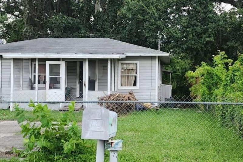 5555 Tyler Ave photo 2