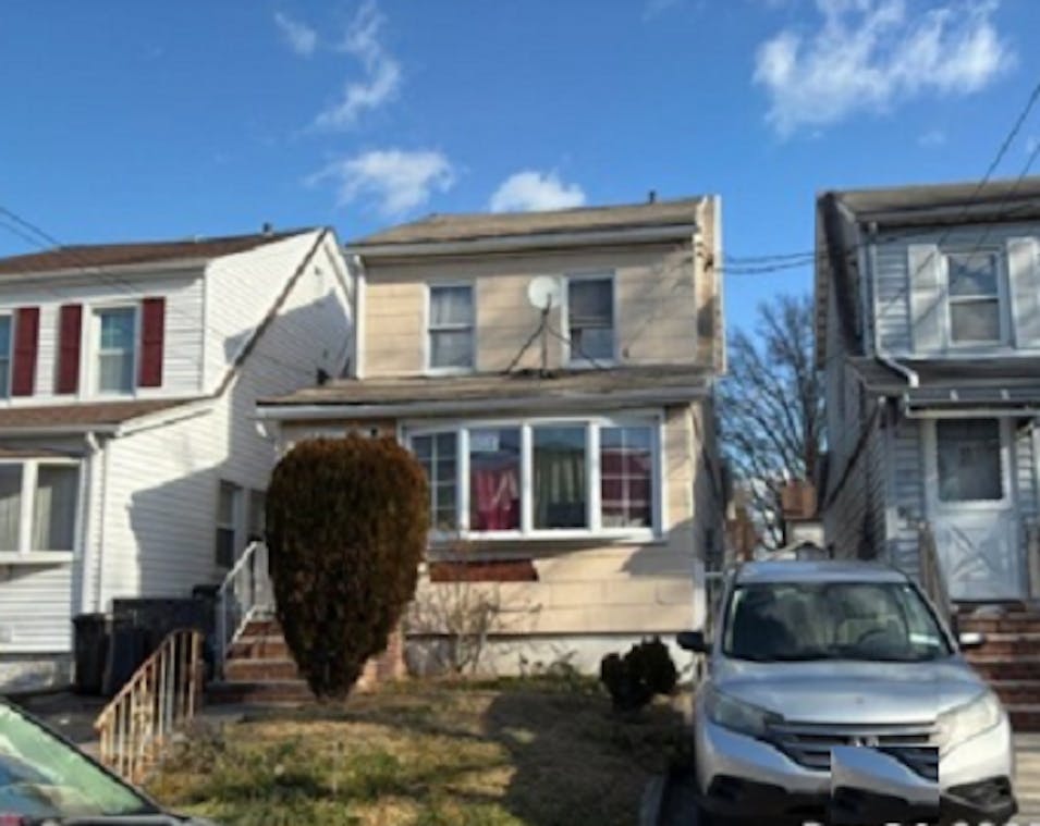9021 207th St Queens Village, NY 11428, Queens County