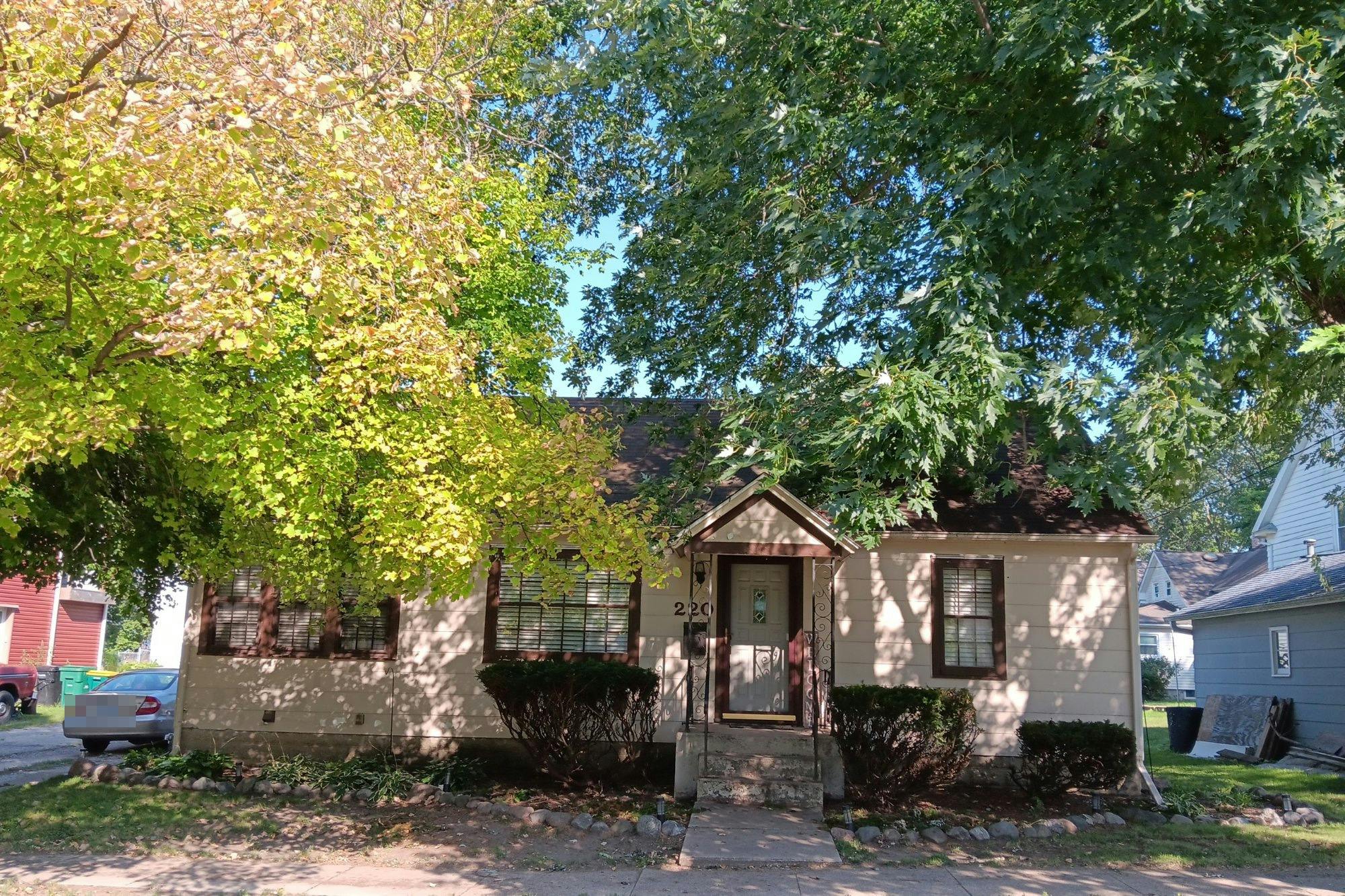 Walnut St, Sycamore, IL 60178