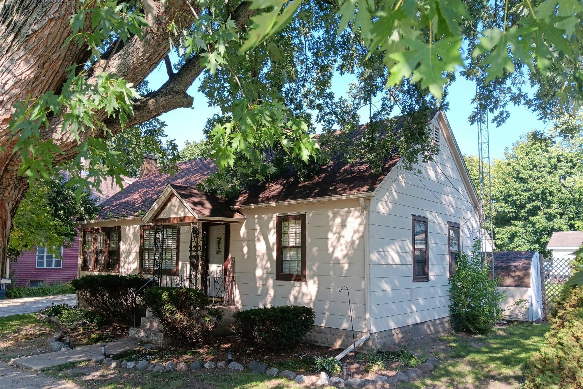 Walnut St, Sycamore, IL 60178 #1