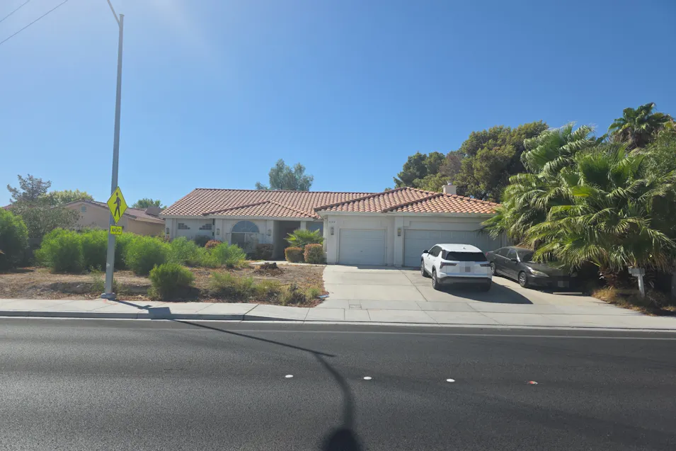 3555 E. Harmon Ave Las Vegas, NV 89121, Clark County