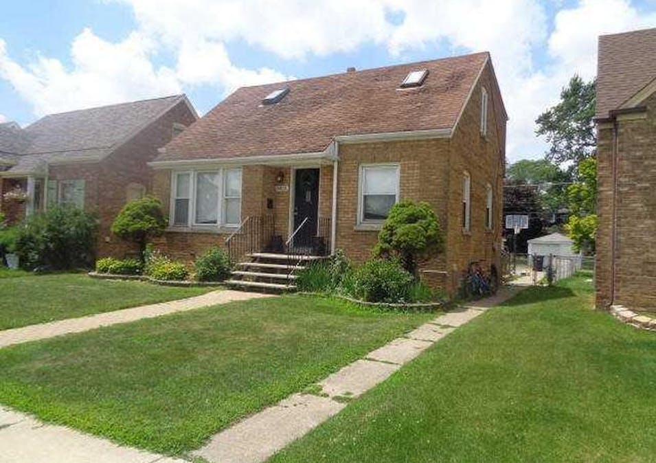 8836 S Sacramento Ave Evergreen Park, IL 60805, Cook County