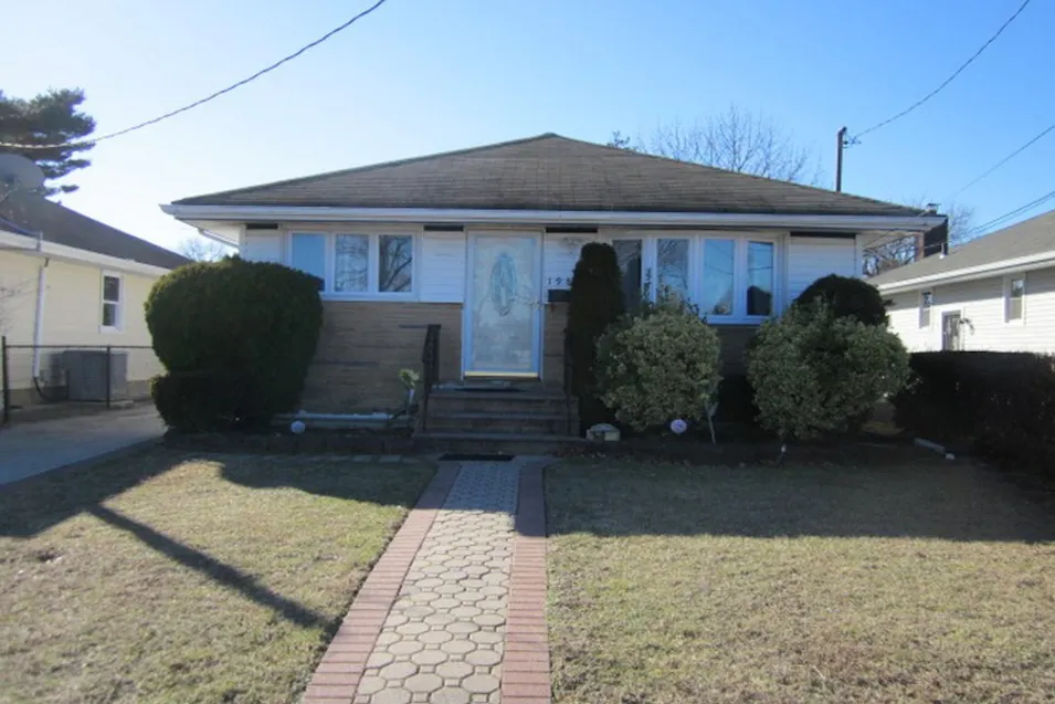 198 Milburn Ave, Hempstead, New York 11550 Hempstead, NY 11550, Nassau County