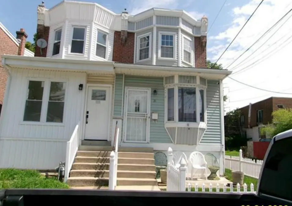 21 Rhodes Ave Darby, PA 19023, Delaware County