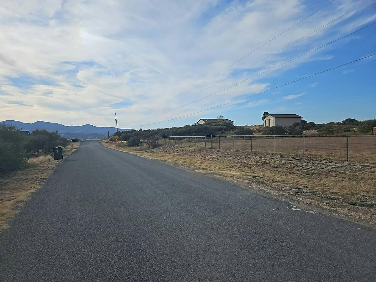 Sugar Leaf Ln, Dewey, AZ 86327