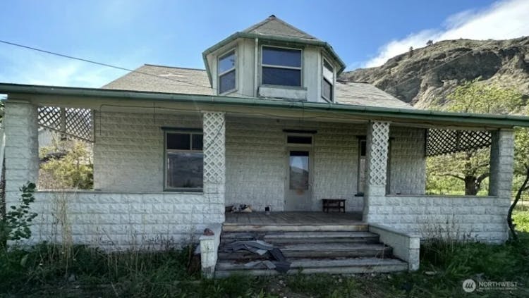 193 Golden Rd Oroville, WA 98844, Okanogan County