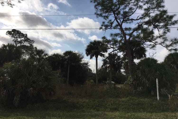 2410 4th Avenue NE Naples, FL 34120, Collier County