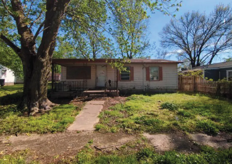 131 E Hannum St Carterville, MO 64835, Jasper County