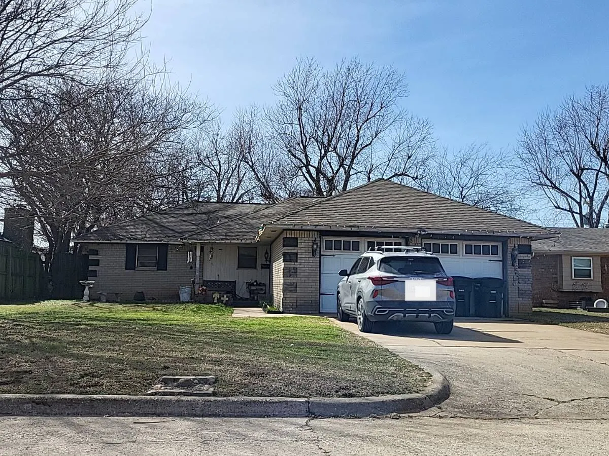 Eagle Dr, Moore, OK 73160 #1