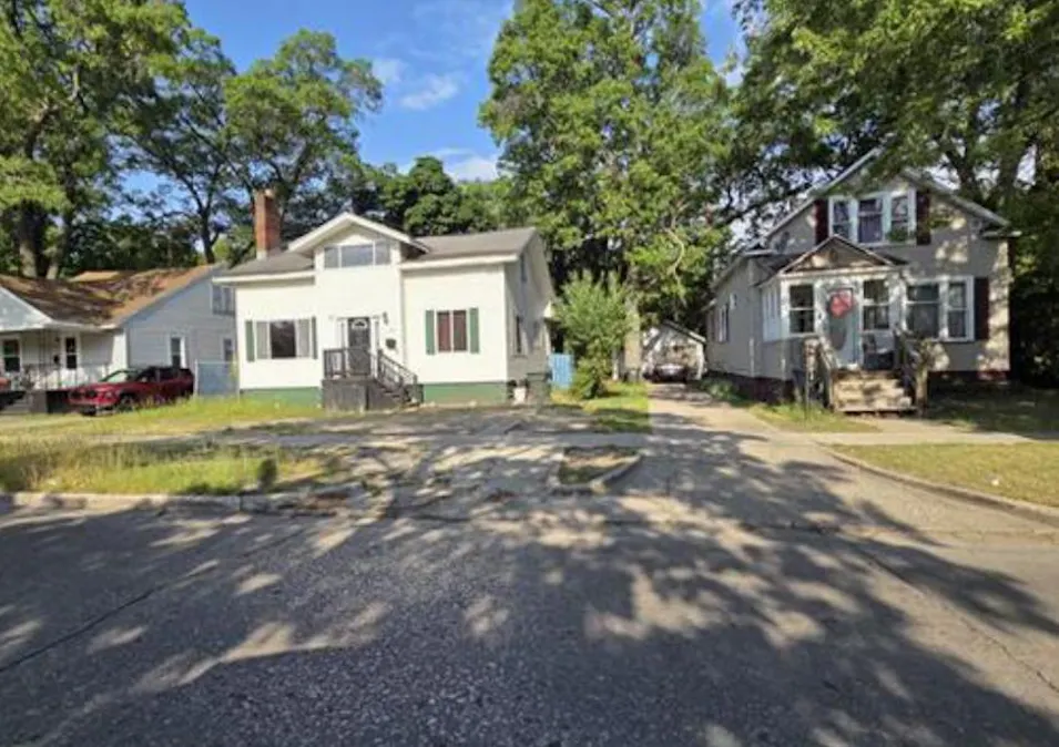 1925 Hoyt St Muskegon, MI 49442, Muskegon County
