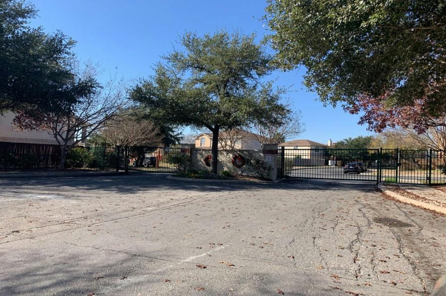 Crestwood Hill Dr, San Antonio, TX 78244 #1