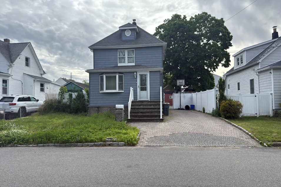 255 Meucci Avenue Copiague, NY 11726, Suffolk County