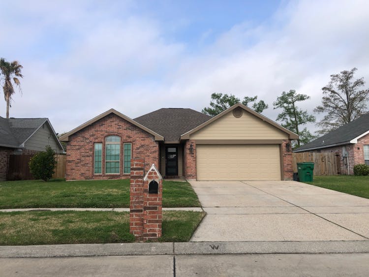 2145 Golfview Drive Laplace, LA 70068, St. John County