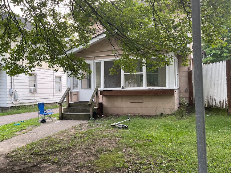 1713 Maplewood Ave Lansing, MI 48910-1522, Ingham County