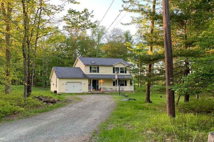 179 Lake Rd Canadensis, PA 18325, Monroe County
