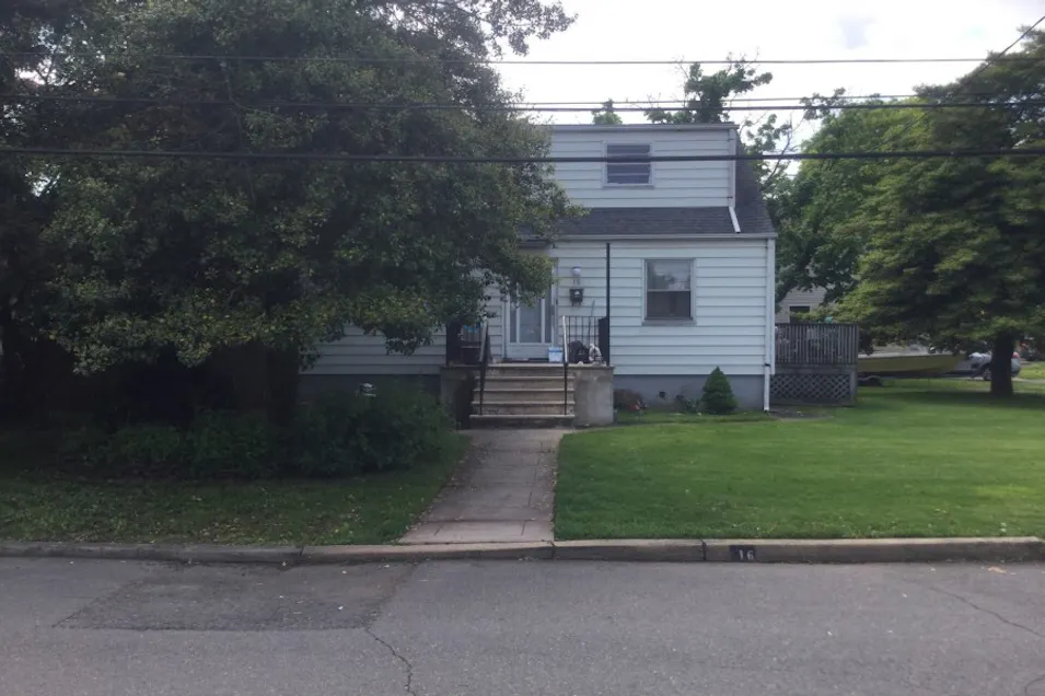 16 McAuliffe Drive North Brunswick, NJ 08902, Middlesex County