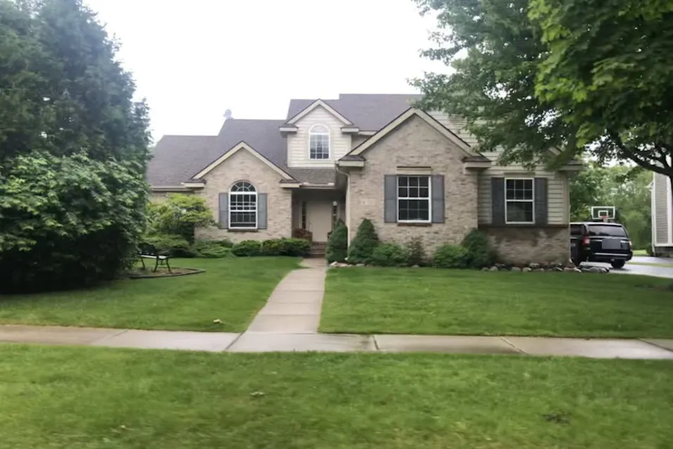 5721 Woodfield Pkwy Grand Blanc, MI 48439, Genesee County