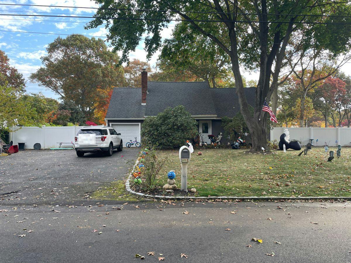 Free State Dr, Shirley, NY 11967