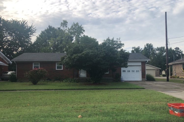 2854 Klondike Ln Louisville, KY 40218, Jefferson County