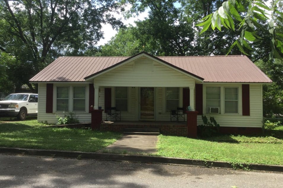 26 4th Ave S Clanton, AL 35045, Chilton County
