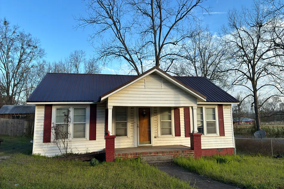 26 4th Ave S Clanton, AL 35045, Chilton County