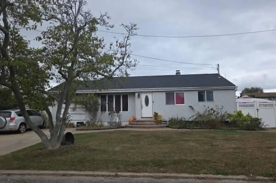 11 Franklin St Brentwood, NY 11717, Suffolk County