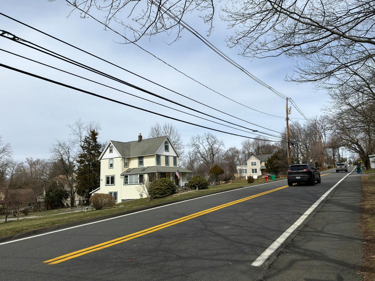 Middletown Rd, Pearl River, NY 10965