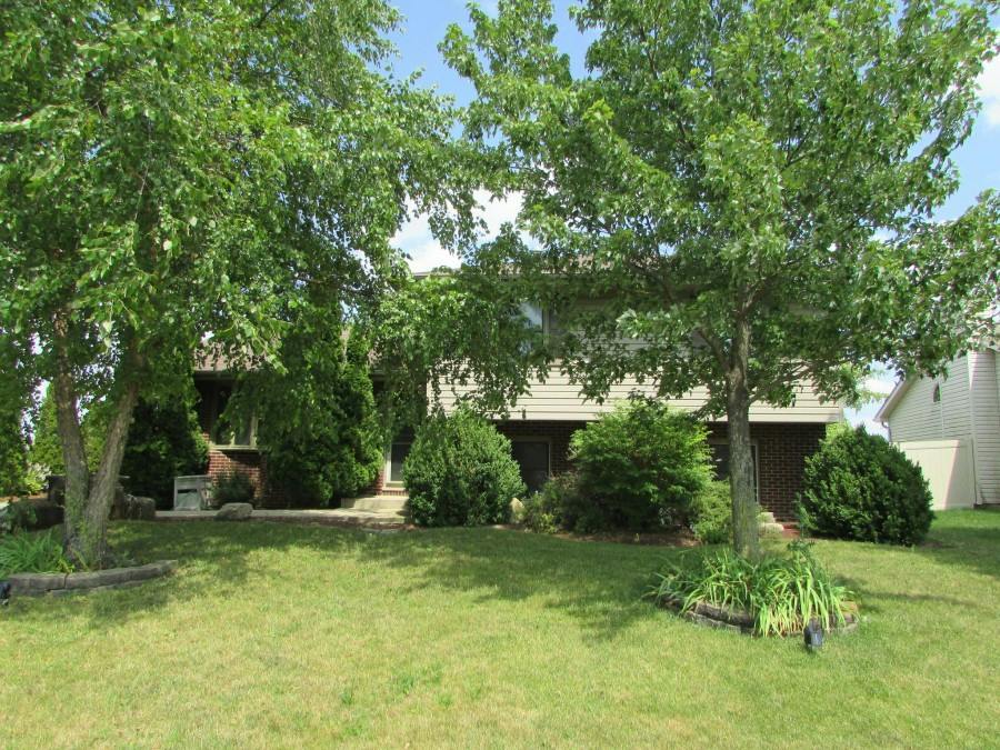 Howland Dr, Joliet, IL 60431