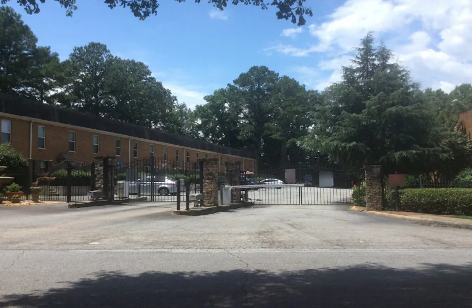 175 N River Drive Unit G Sandy Springs, GA 30350-1910, Fulton County
