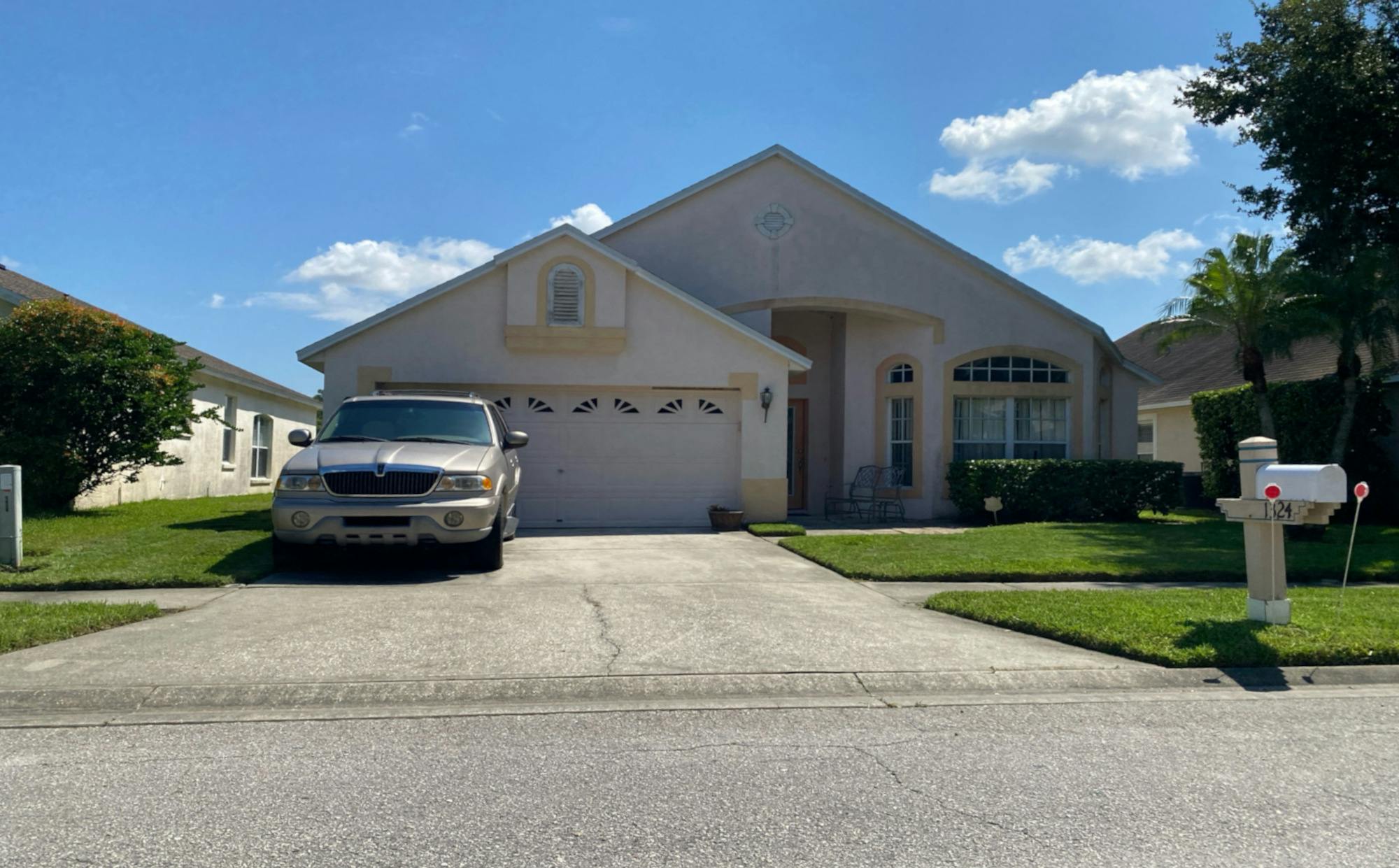 Maximilian Dr, Wesley Chapel, FL 33543 #1