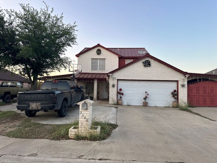2908 Burnet Drive Laredo, TX 78043, Webb County