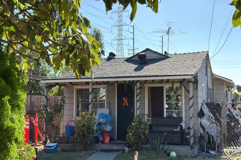 1601 South Acacia Avenue