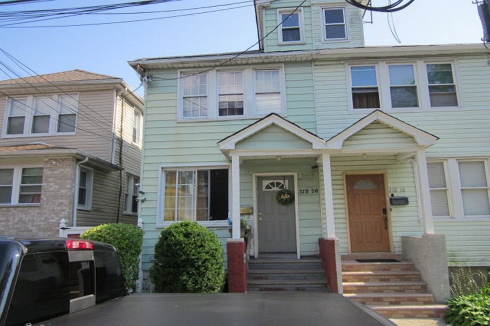 21820 112th Ave Queens Village, NY 11429, Queens County