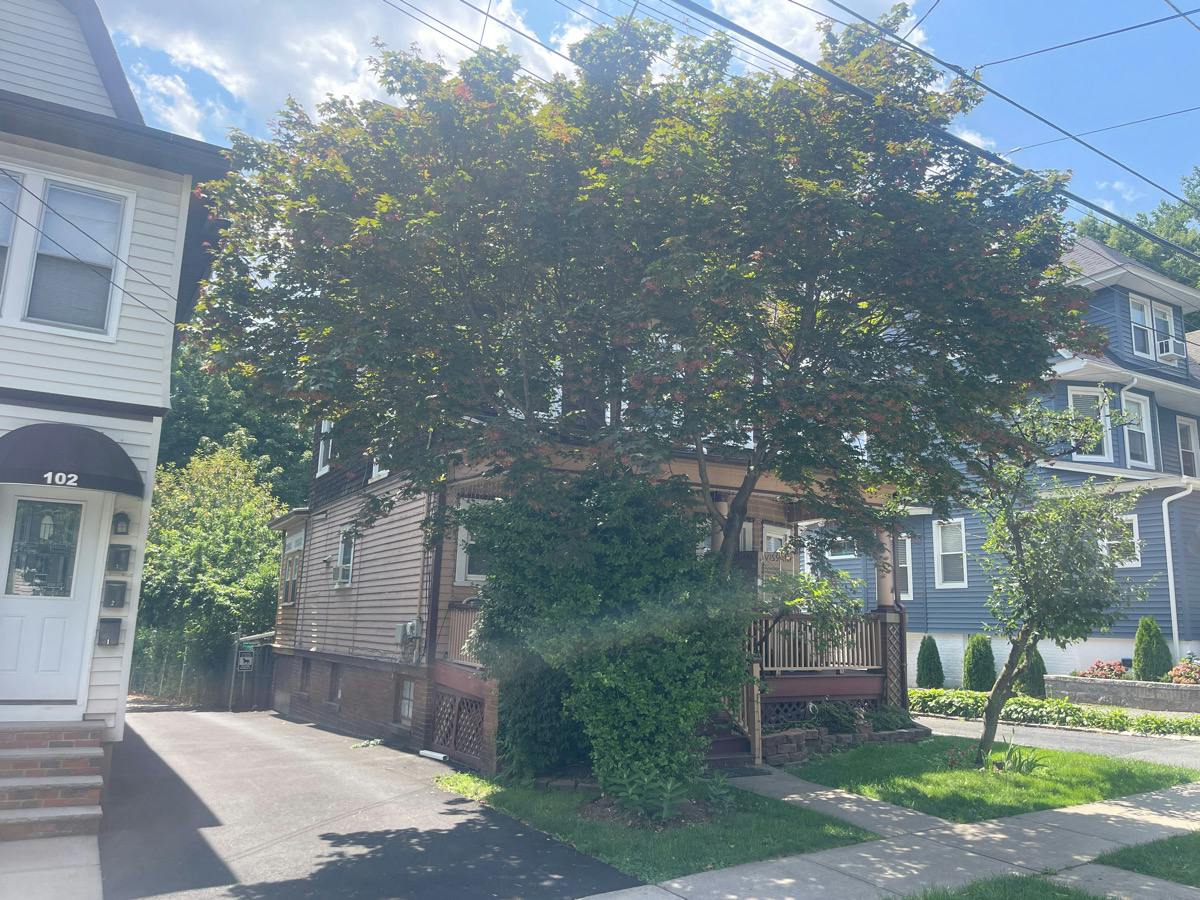 Riggs Pl, West Orange, NJ 07052