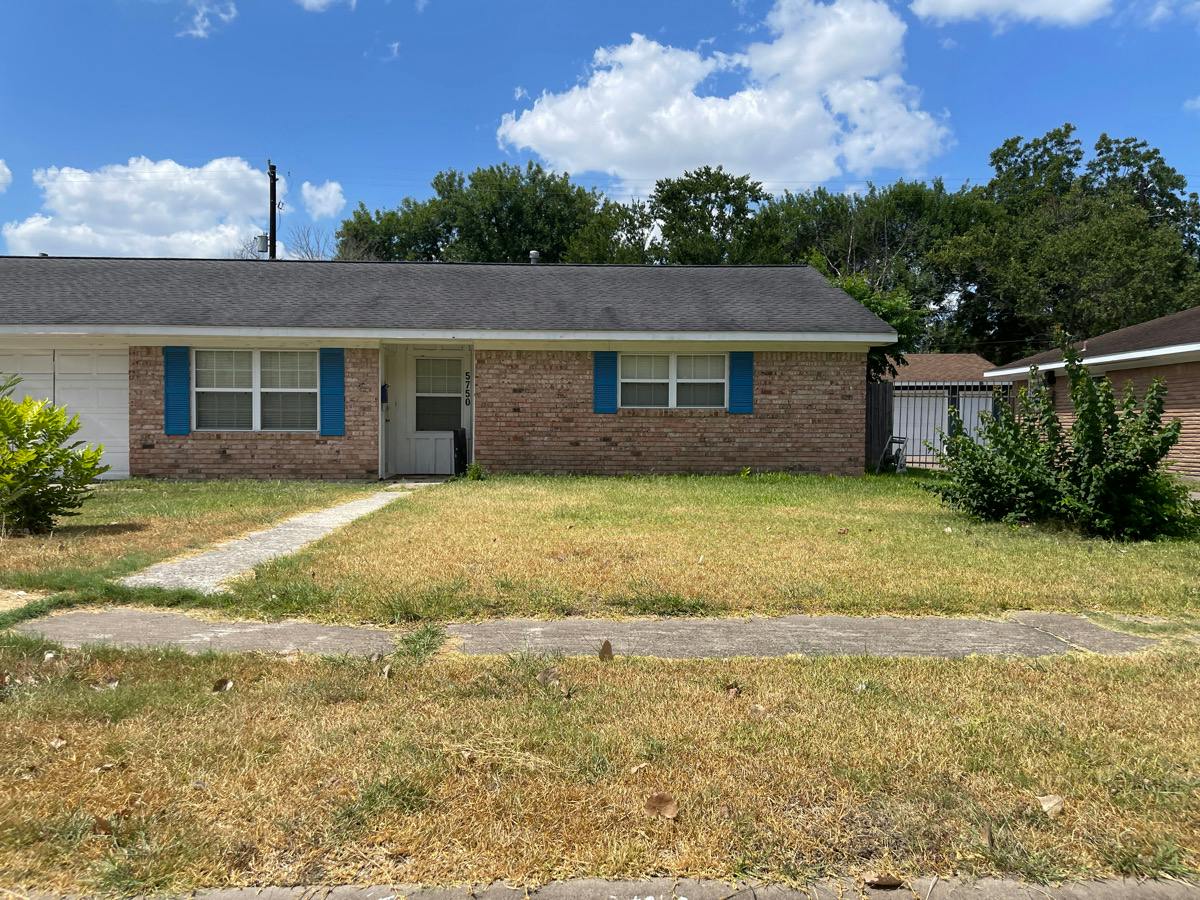 Fontenelle Dr, Houston, TX 77035 #1