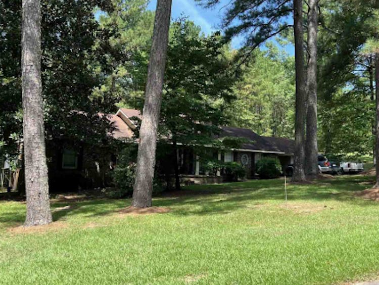 616 7th St NW Reform, AL 35481, Pickens County