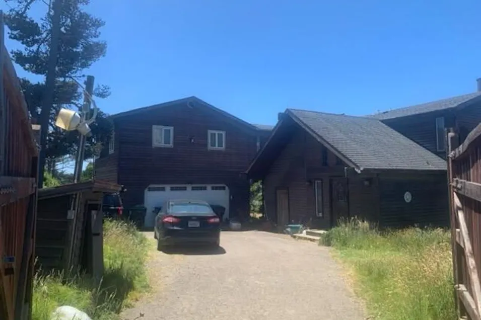 25300 Ward Avenue Fort Bragg, CA 95437, Mendocino County