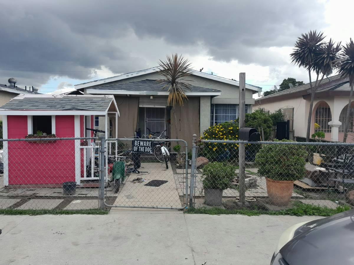 Walnut Dr, Los Angeles, CA 90001