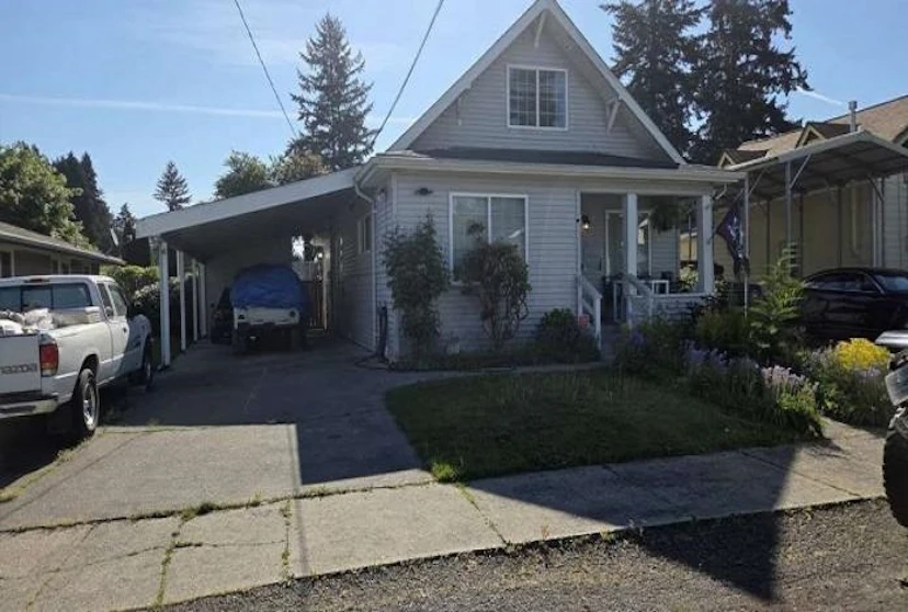 116 J St Se