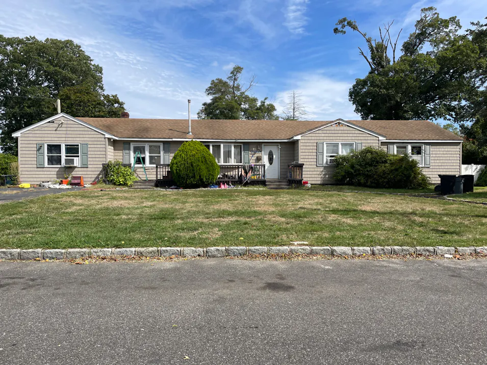 25 Howells Rd Bay Shore, NY 11706, Suffolk County