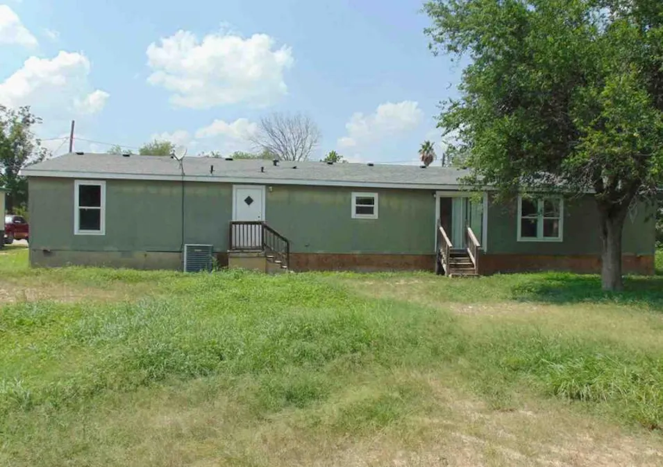 259 W Velna La Pryor, TX 78872, Zavala County